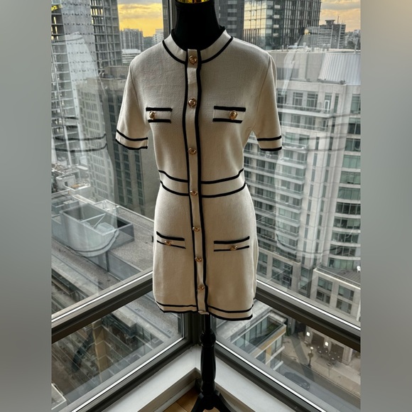 🆕 KARL LAGERFELD 🧿 NWT Classic Knit Dress with Embroidered Monogram, White, M - Picture 4 of 16